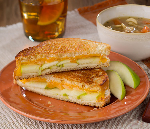 Apple Cheddar Grilled Cheese