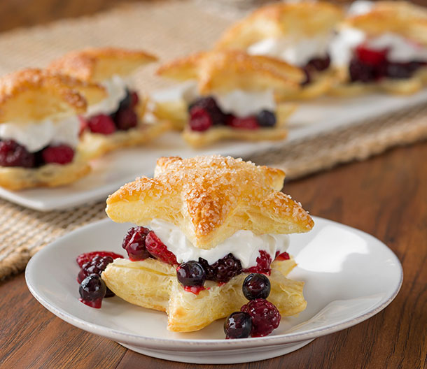 Star Berry Cream Puffs