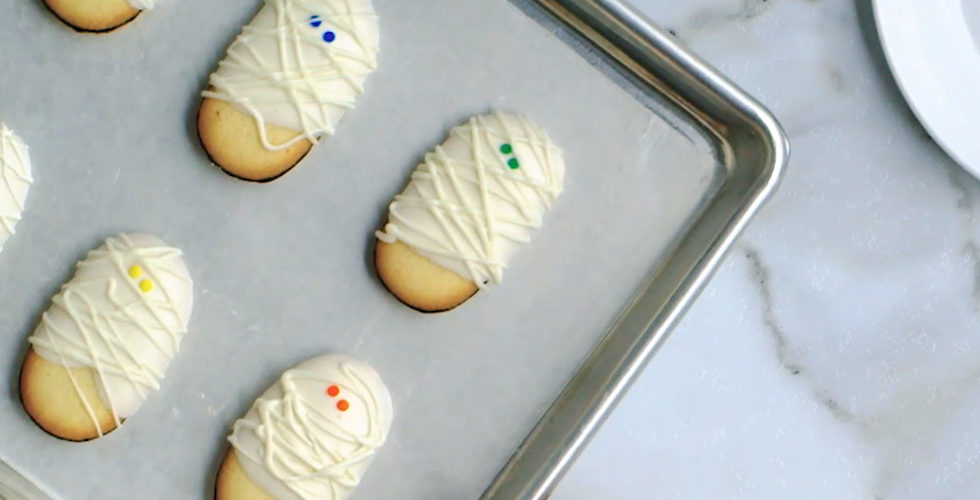 Milano cookies decorated like mummies